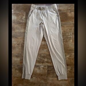 Ladies Athleta 4 Tall Jogging Khaki Pants Light check Pattern & Fabric stripe